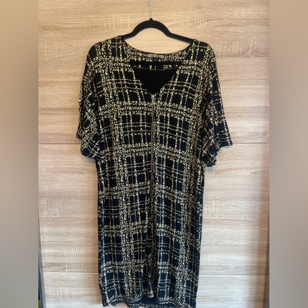 Black and White Dolman Sleeve Sheath Dress